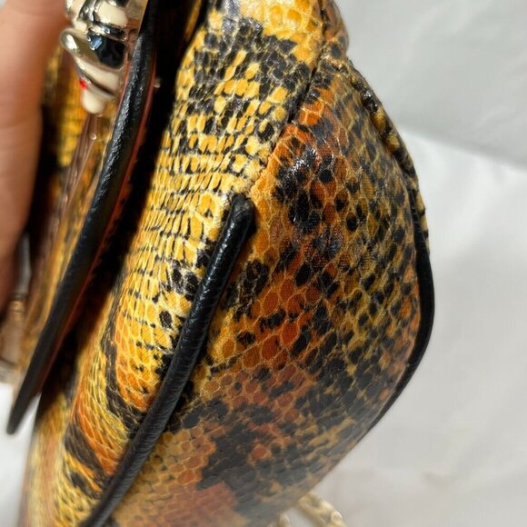 Scene snakeskin snake head crossbody purse - Picture 8 of 16